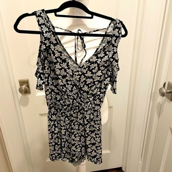 Aqua Pants - Aqua Black and White floral Romper Size Small